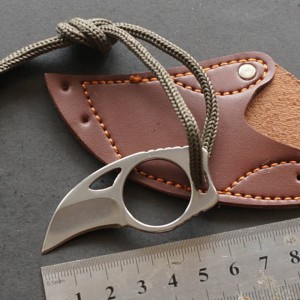 Outdoor Camping Carabiner Survival Finger Claw Knife Hook Fixed Ring Card EDC Tool Mini Pocket Knife with Leather Sheath
